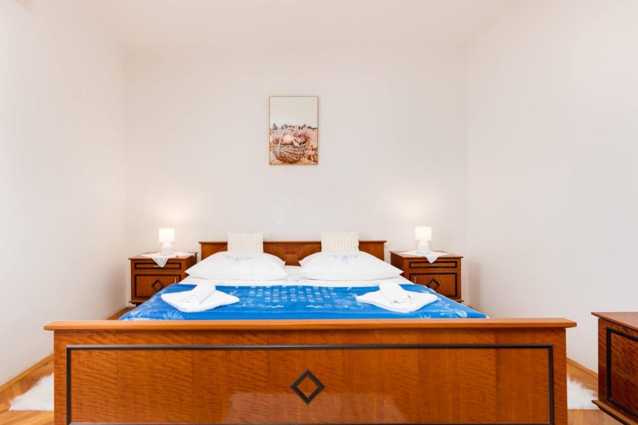 Apartman Tena Punat Exteriör bild