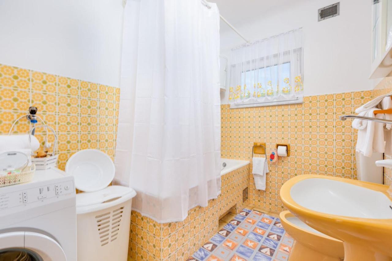 Apartman Tena Punat Exteriör bild